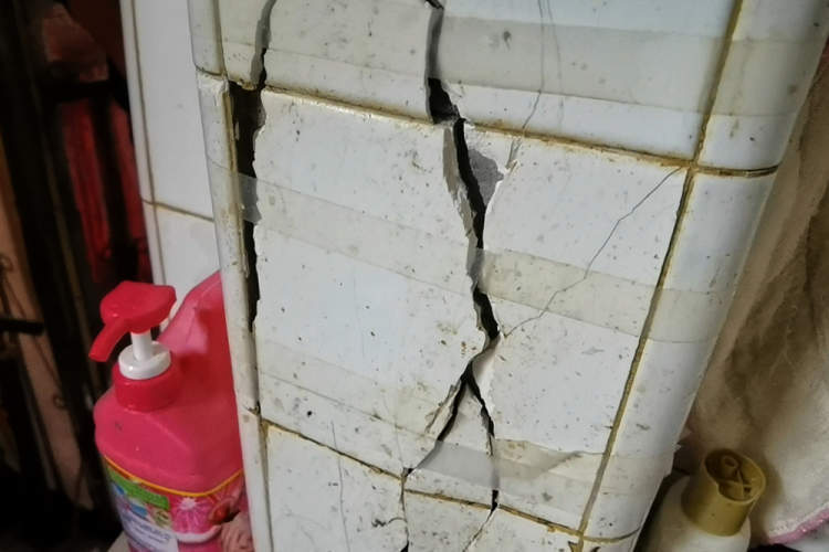 墙砖开裂正常吗视频(墙砖开裂正常吗视频教程) 墙砖开裂正常吗视频(墙砖开裂正常吗视频教程)